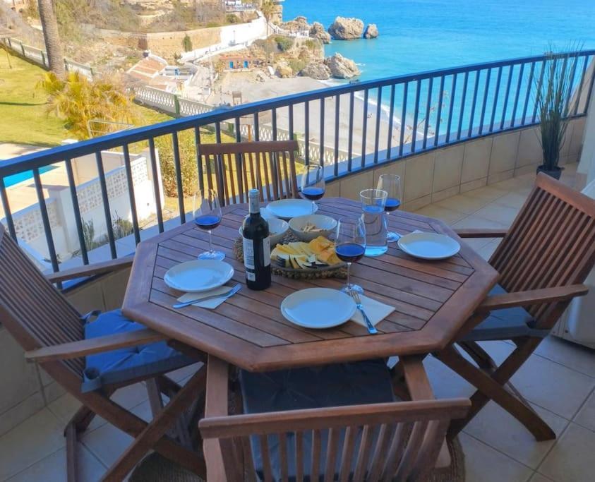 Apartment 2 Bedroom With Sea Views, Acapulco Playa, Nerja