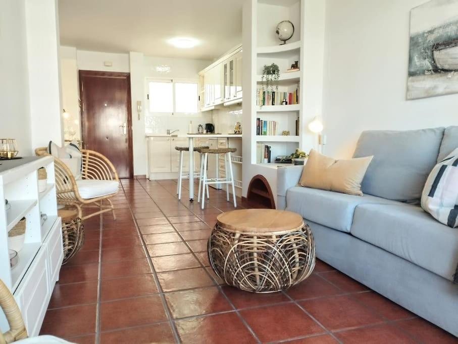 Apartment 2 Bedroom With Sea Views, Acapulco Playa, Nerja