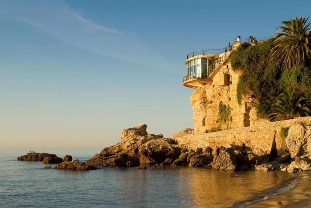 Apartment 2 Bedroom With Sea Views, Acapulco Playa, Nerja
